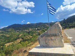 Δρυμώνας Θέρμου: Το «Μπαλκόνι της Ρούμελης» που το «αγκαλιάζει» το πράσινο