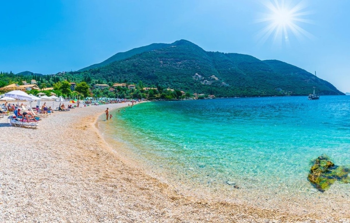 Η άγνωστη παραλία της Λευκάδας, όπου θα ευχαριστηθείς τις βουτιές σου
