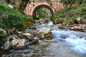 Το γεφύρι της Μυρτιάς, όπως λέμε το γεφύρι της Άρτας