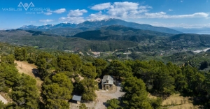 Αγρίνιο: Επιβλητικό και καταπράσινο το τοπίο πάνω από την αγαπημένη Αγία Μαρίνα
