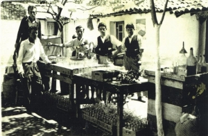 Τα πανηγύρια στο μαγαζί του Ταλαμάγκα! (στα Καλύβια Αγρινίου)