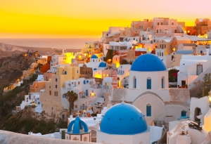 Γαστρονομικό ταξίδι στην Σαντορίνη και στα γειτονικά νησιά του Αιγαίου