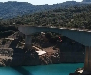 Eνάεριος χορός ξανά στη Γέφυρα Τατάρνας από την Κατερίνα Σολδάτου