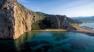 Λιμνοπούλα: Μια μαγευτική παραλία στην Κάτω Βασιλική (βίντεο)