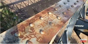 Το μήνυμα του ερωτευμένου φαντάρου το μακρινό 1948 στη σιδηροδρομική γέφυρα Ευήνου (βίντεο)
