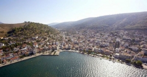 Η «νύμφη του Αμβρακικού», οι βουτηχτάδες και η θρυλική μάχη του Καρβασαρά