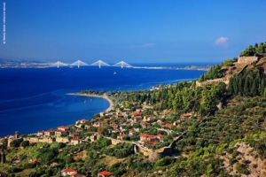 «Η ωραία» της Αιτωλοακαρνανίας η γραφική κρυμμένη στα έλατα και τα τρεχούμενα νερά ορεινή Ναυπακτία (www.thetravelbook.gr)